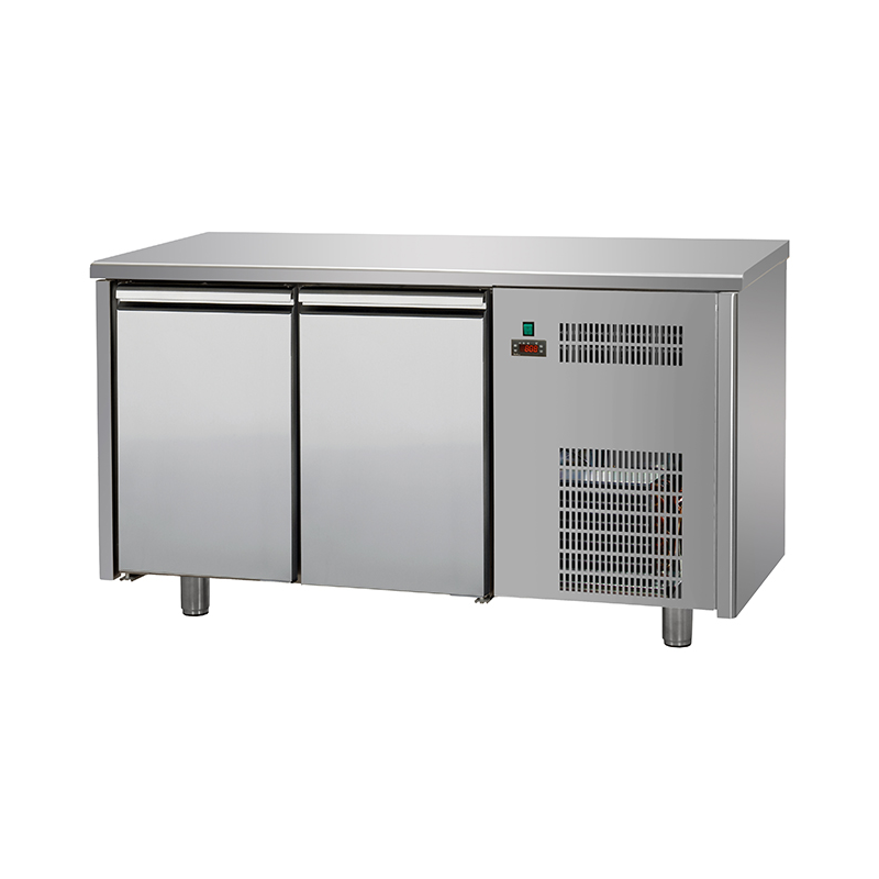 Tavolo Refrigerato a temperatura normale con 2 porte e piano in Acciaio Inox con alzatina 100 mm
